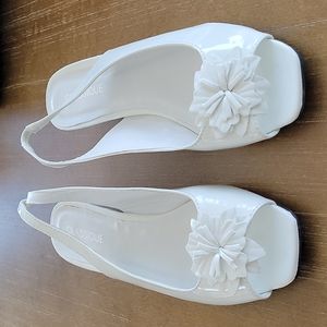 NEVER WORN CLASSIQUE SANDALS